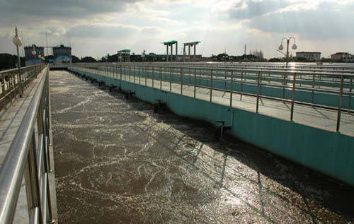 污水处理罗茨久久99精品国产麻豆婷婷洗澡处理钛白粉产生的污水案例：